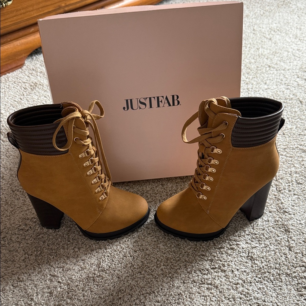 JustFab Women's Brown Lace-Up Heeled Boots new